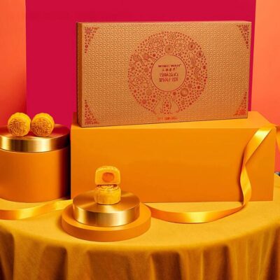 Wing Wah Custard Mooncakes Gift Box - 8 Pieces, 360g