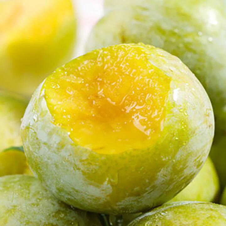 Air-Freighted American Emerald Plums - 4 Pieces