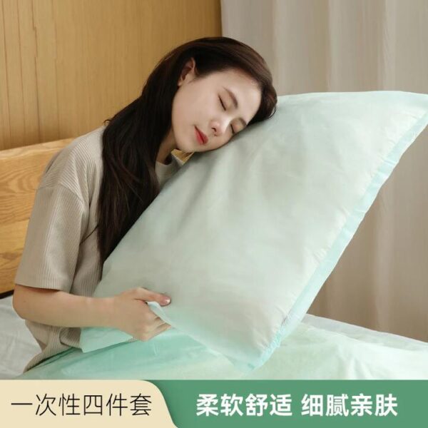 FaSoLa Disposable Antibacterial Travel Bedding Set - Green, 4 Pieces