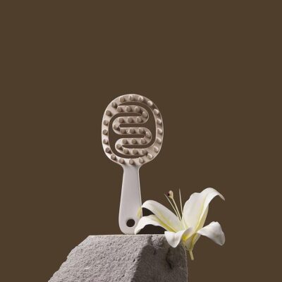 FaSoLa Long Handle Shampoo Hair Brush - White