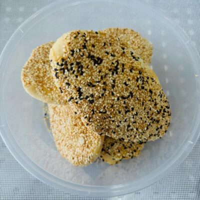 JuFengYuan Frozen Sesame Huangqiao Flatbread, Sweet & Scallion Oil Flavor – 4 Pieces, 200g
