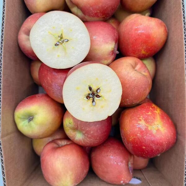Organic Honeycore “Sugar Heart” Apples – 0.9-1kg