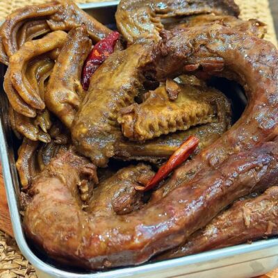 Lao Hankou Spicy Soy-Braised Duck Platter (Frozen) – 1kg - Chinese Luwei Snack Mix Ready to Heat