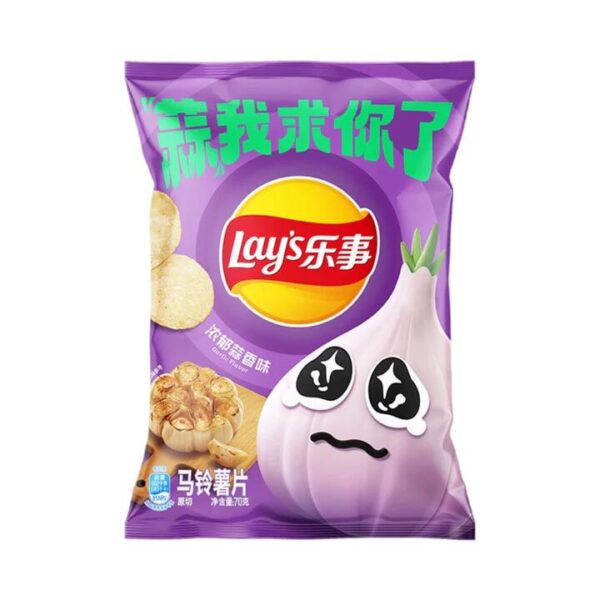 Lay's Garlic Flavor Potato Chips 70g - Bold Garlic Seasoned Crisps